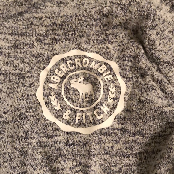 Very cute grey Abercrombie & Fitch sweater - Picture 2 of 4